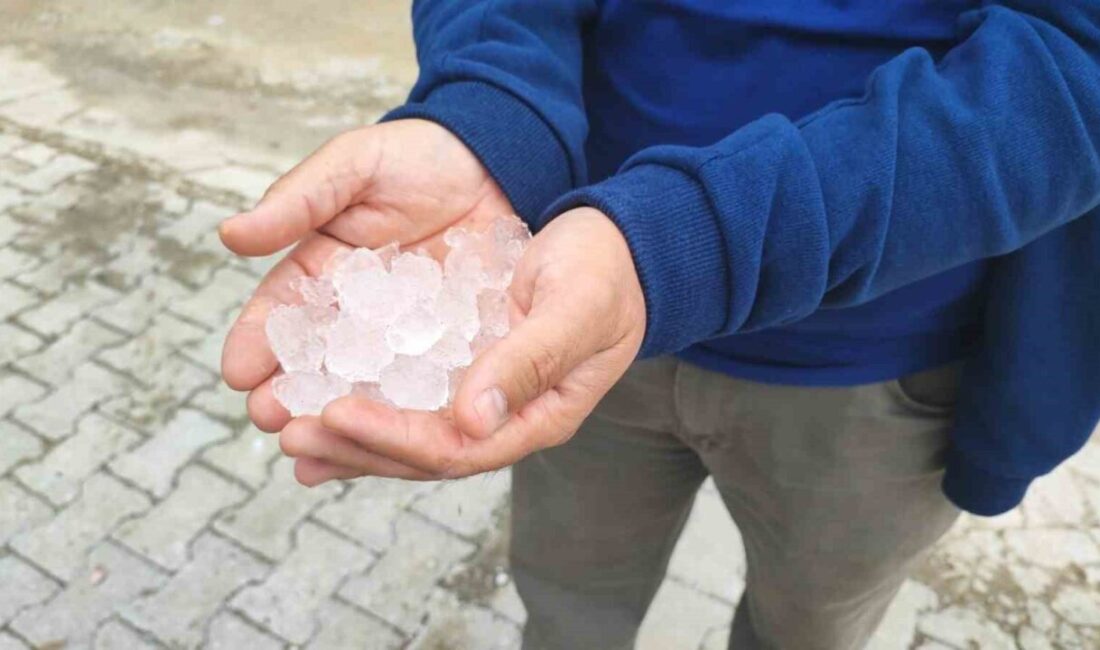 Yozgat’ta cumartesi günü yaşanan yoğun yağış ve dolu, kent merkezi