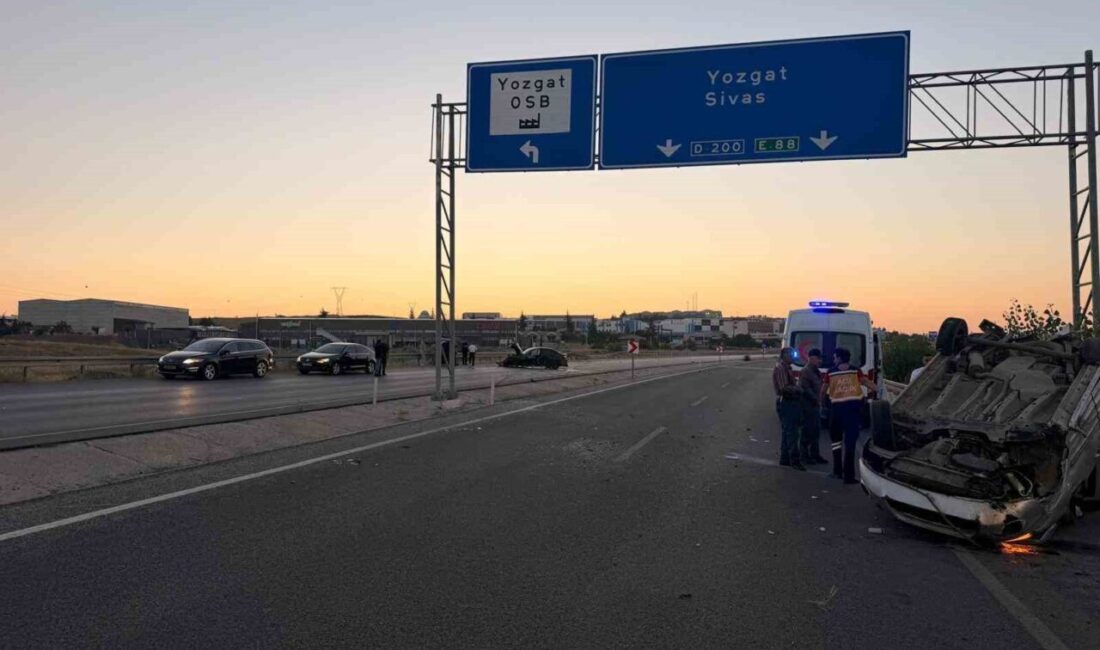 Yozgat’ta meydana gelen trafik kazasında bir otomobil ile bir hafif