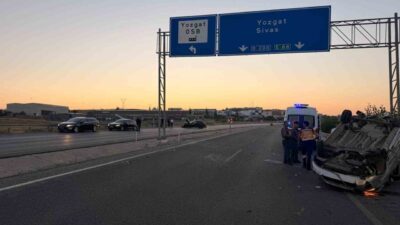 Yozgat’ta meydana gelen trafik kazasında bir otomobil ile bir hafif