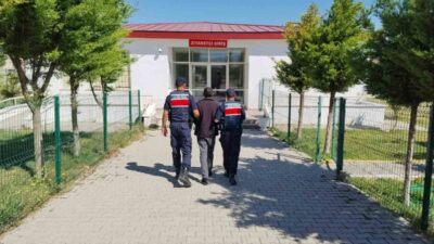 Yozgat’ın Aydıncık ilçesinde kaçak durumda bulunan bir hükümlü yakalandı. Yozgat