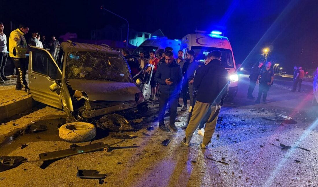 Hakkari’nin Yüksekova ilçesinde meydana gelen iki farklı trafik kazasında toplam