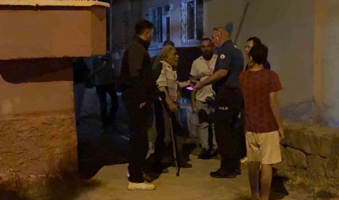 Kocasinan ilçesindeki bir olayda bir adamın, yürüme güçlüğü çeken babasının