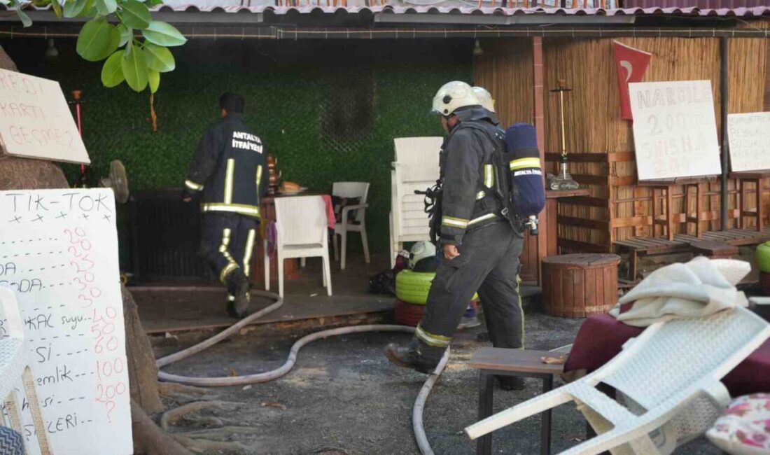 Antalya’da, zabıta ekipleri tarafından işgale uyarı yapılan bir işletmeci, iş
