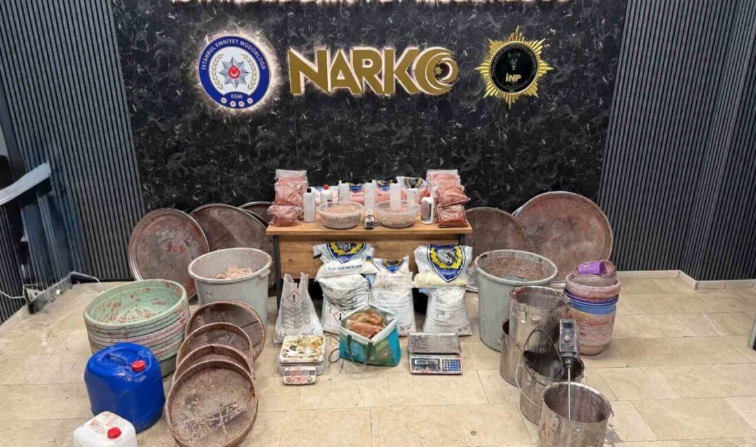 Zeytinburnu ilçesindeki bir operasyonda, 115 kilo hammadde ele geçirilerek yaklaşık