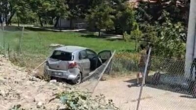 Mersin’in Erdemli ilçesinde meydana gelen zincirleme kaza, üç aracın karıştığı