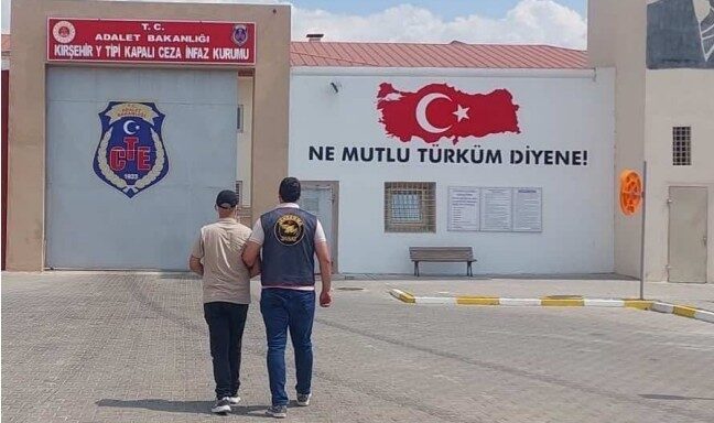 Kırşehir ilinde, Jandarma Suç Araştırma Timi (JASAT) tarafından aranan ve