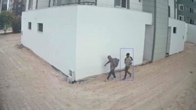 Adana’da, Orhangazi Mahallesi Fatih Caddesi’ndeki bir apartman inşaatından 100 bin