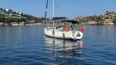 Bodrum ilçesinde bir yelkenli tekne içinde 16 çocuk ve 61
