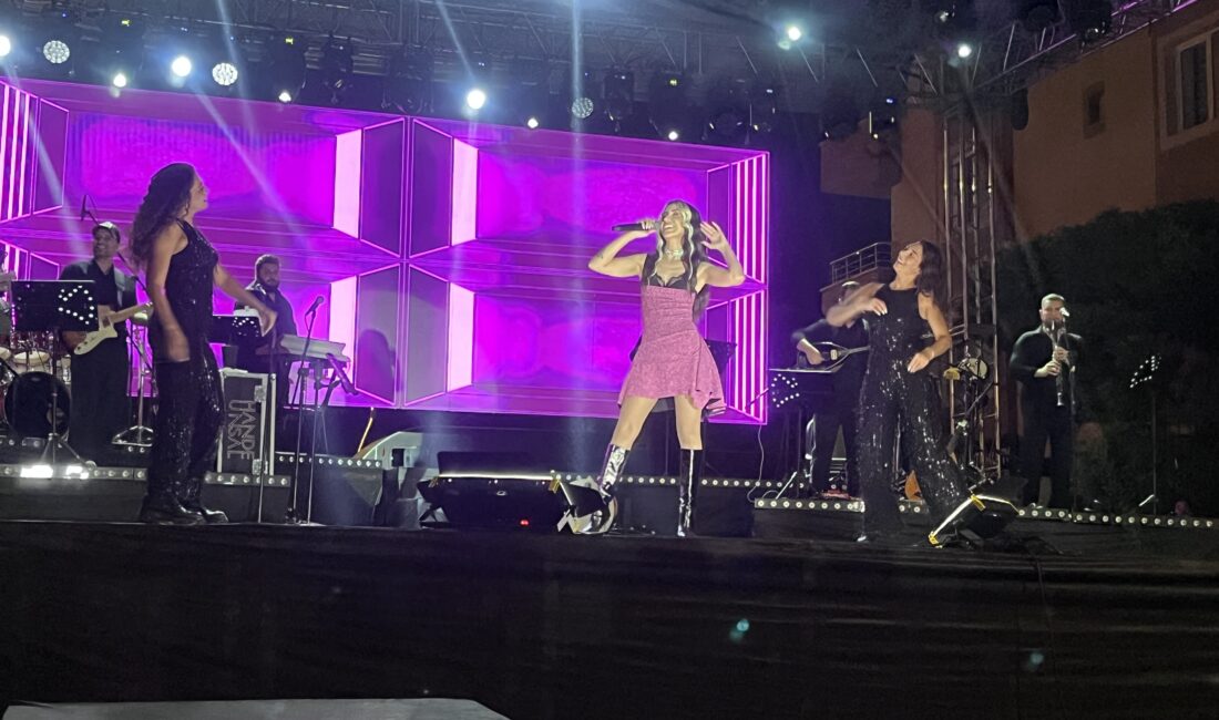 Kırşehir’in Çiçekdağı ilçesinde düzenlenen 8. Geleneksel Bulgur Festivali kapsamında merakla