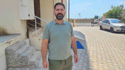 Adana’da bir apartmanın bahçesine izinsiz giren iki hırsız, bir genç