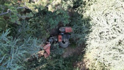 Afyonkarahisar’da meydana gelen trafik kazasında, kontrolden çıkan bir traktör yaklaşık