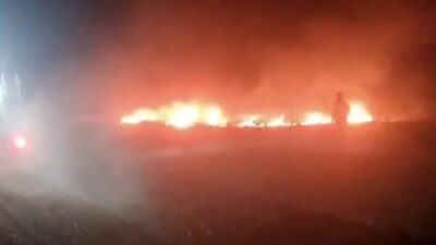 Afyonkarahisar’ın Camili Mahallesi’nde saman balyası basımı sırasında meydana gelen anız