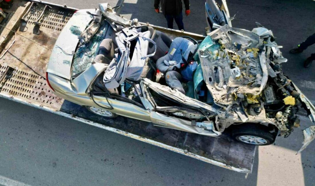 Afyonkarahisar’ın Bolvadin ilçesinde meydana gelen korkunç trafik kazasında, bir kişi