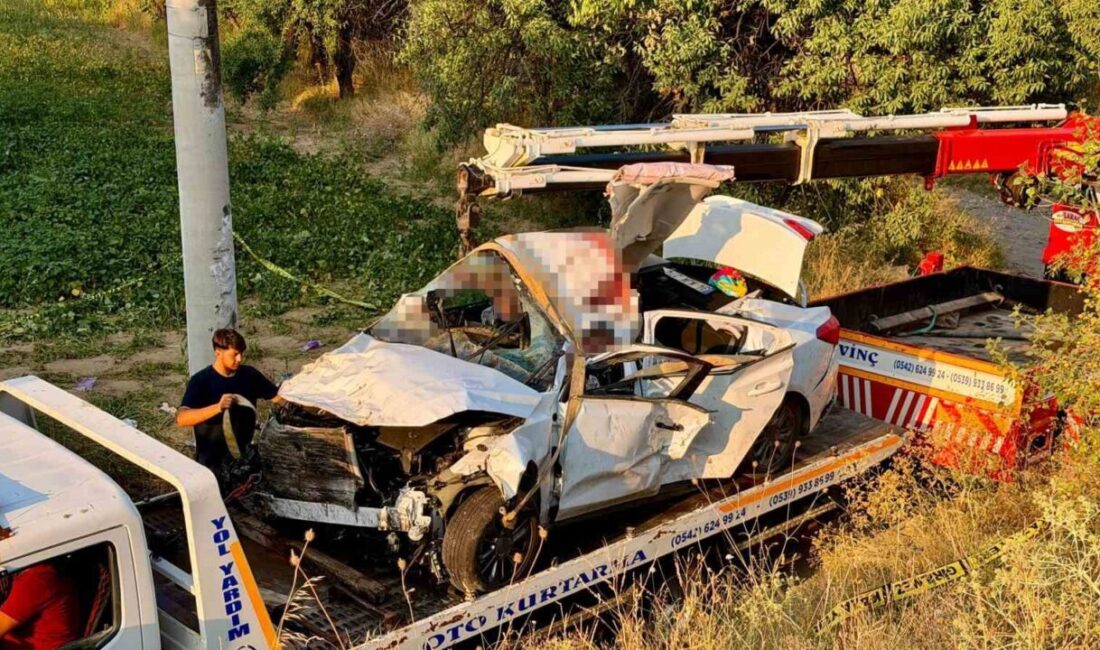 Sultandağı ilçesinde meydana gelen trafik kazasında otomobilin şarampole devrilmesi sonucu