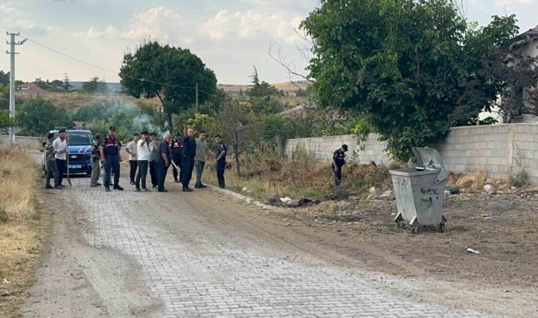 Aksaray ilinde bir kişi, alacaklısının evine silahlı saldırı düzenleyerek 2