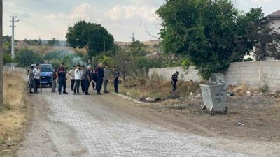 Aksaray ilinde bir kişi, alacaklısının evine silahlı saldırı düzenleyerek 2