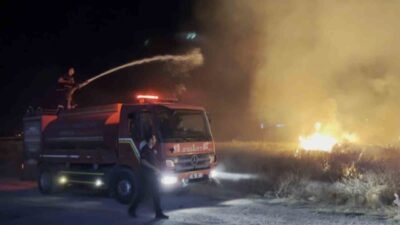 Aksaray’da bir boş arazide çıkan yangın, mahalle sakinlerini endişelendirdi. Yangın,