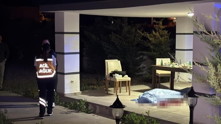 Aksaray’da bir villa bahçesindeki kamelyada gerçekleşen olayda bir kişi tabancayla