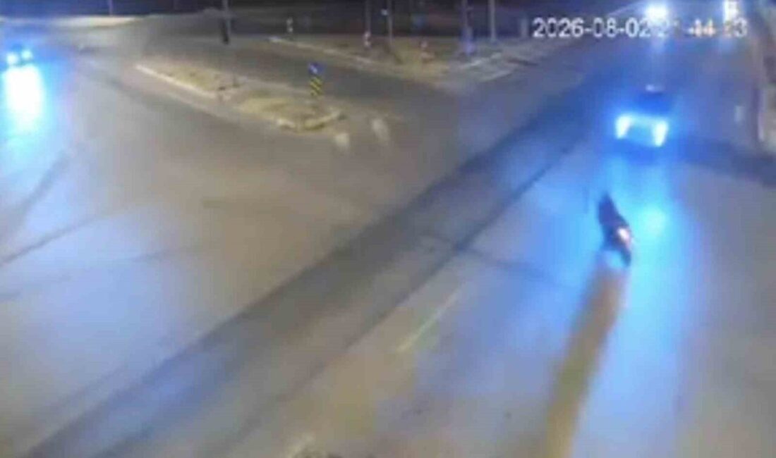 Aksaray’da meydana gelen trafik kazasında otomobil ile motosiklet çarpıştı. Kaza