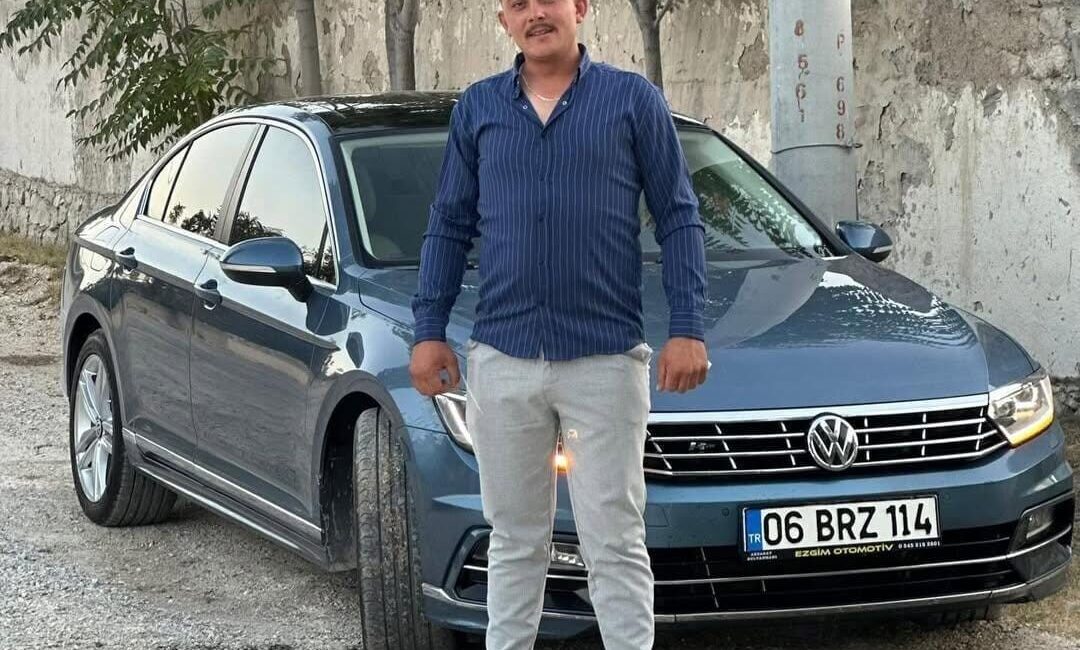 Aksaray’ın Eskil ilçesinde bir genç, tarımsal sulamada kullanılan kuyuyu temizlerken