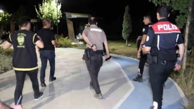 Aksaray’da, yaz sıcaklarının etkisi ve hafta sonu kalabalığı nedeniyle park