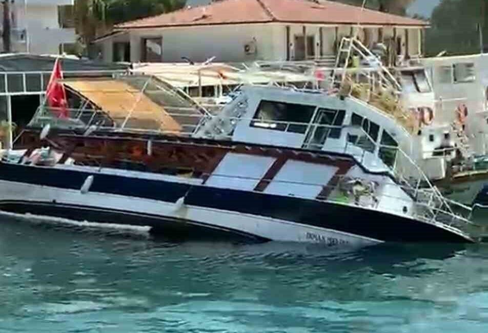 Muğla’nın Ula ilçesine bağlı Akyaka Mahallesi’ndeki günübirlik tur teknelerinin bulunduğu