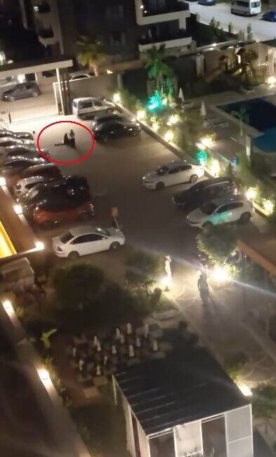 Alanya ilçesindeki bir kavgada bir kadın bıçakla elinden yaralandı. Olay