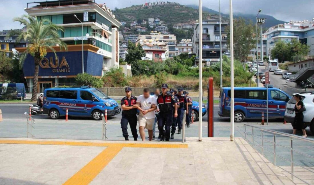 Alanya ilçesinde bir emlak ofisine haraç isteyen şüphelilerin olumsuz yanıt