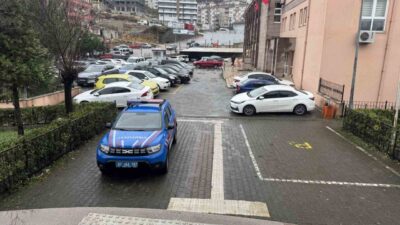 Alaplı ilçesinde, kesinleşmiş hapis cezası bulunan 2 firari hükümlü, ilçe