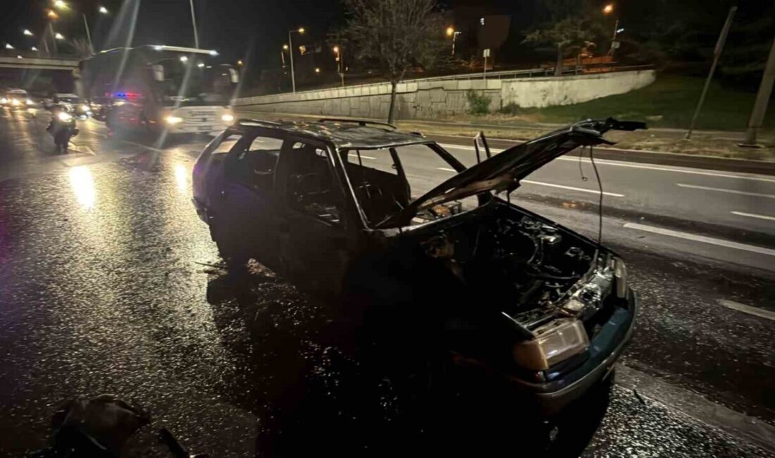 Eskişehir’de, çevreyolunda nedeni henüz belirlenemeyen bir yangın çıktı ve otomobil