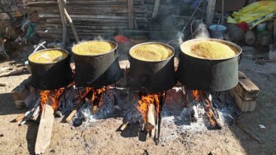 Yozgat’ın Büyükmahal köyünde bulgur yapımı için harekete geçildi. Sabahın erken