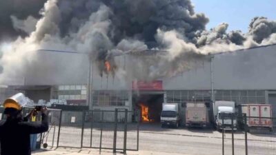 Ankara’nın Yenimahalle ilçesinde bulunan bir kargo deposunda çıkan yangın, itfaiye