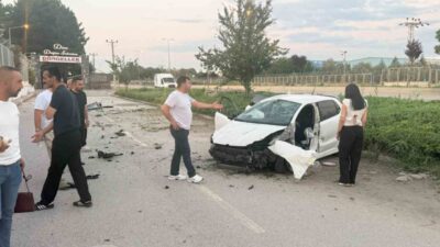 Çubuk ilçesinde meydana gelen trafik kazasında, bir sürücü aracın kontrolünü
