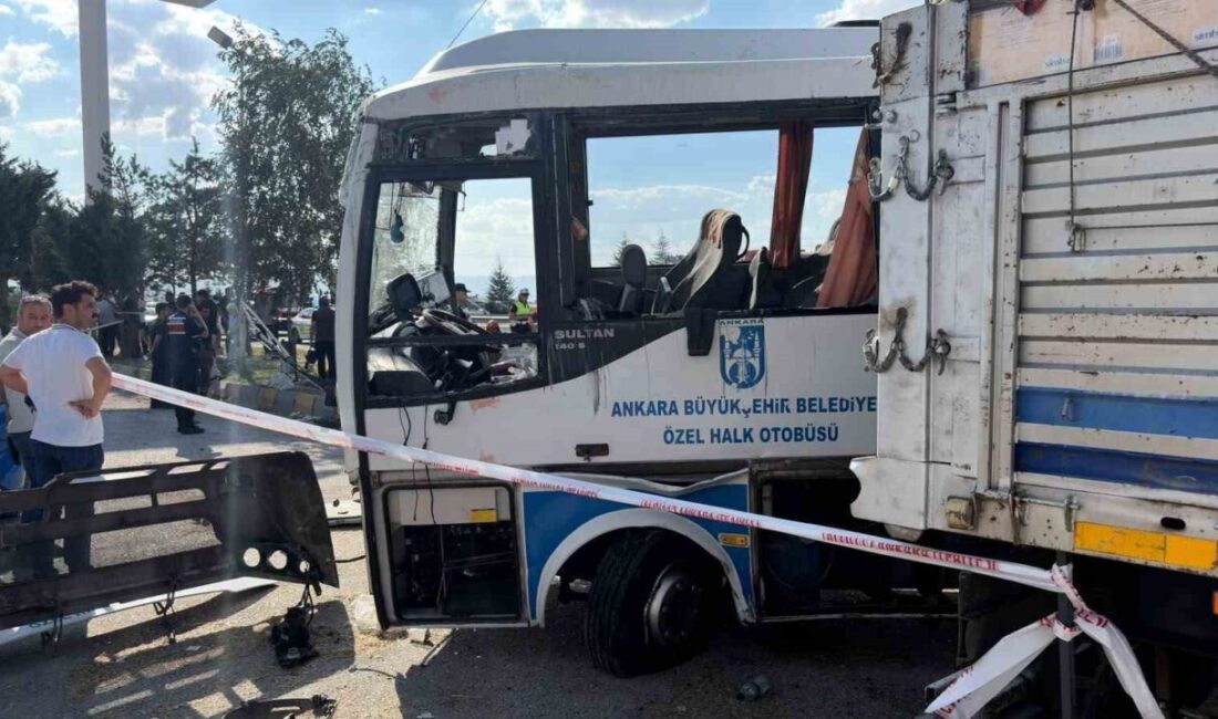 Ankara’nın Sincan ilçesine bağlı Temelli mevkiinde bir midibüs ile hafriyat