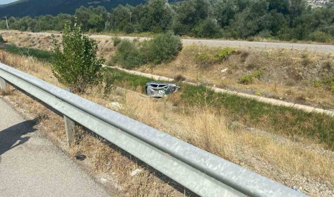 Tokat-Niksar karayolunda meydana gelen bir kazada, sürücü ve yanında bulunan