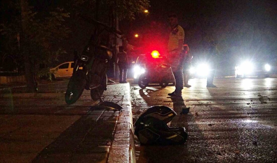 Antalya’da bir yayaya motosiklet çarptı, sonucunda yaya ağır yaralandı ve