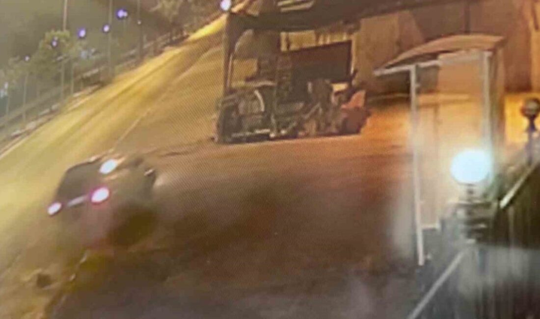 Serik ilçesinde, Antalya istikametinde seyir halinde olan bir hafif ticari