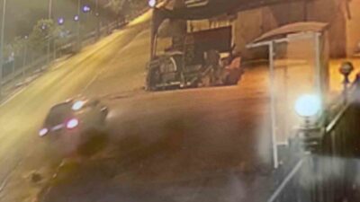 Serik ilçesinde, Antalya istikametinde seyir halinde olan bir hafif ticari