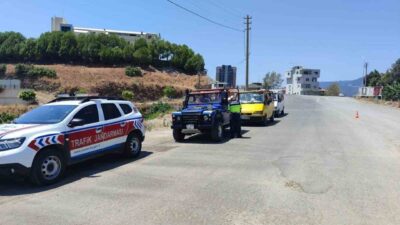 Antalya’da Jandarma ekipleri, safari araçlarına yönelik denetim gerçekleştirdi. Antalya İl