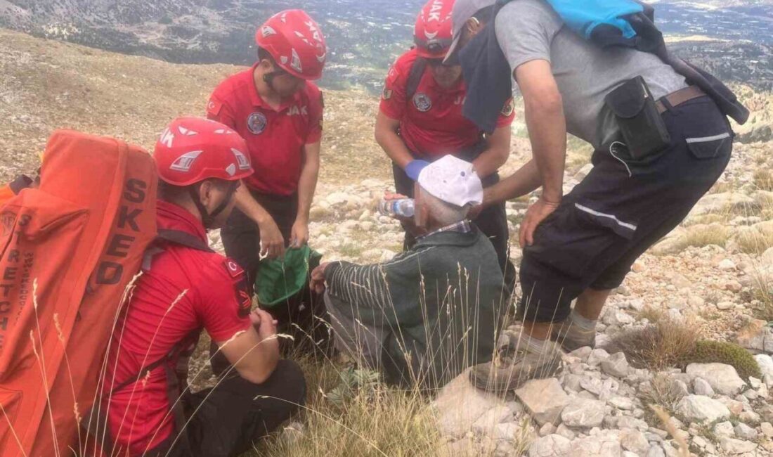 Kaş ilçesinde yaşlı bir adamın kaybolduğu ihbarı üzerine jandarma ekiplerinin