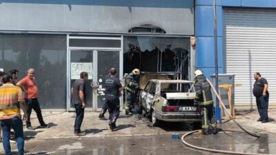 Antalya’nın Kepez ilçesinde, bir aracın iş yeri önüne park edilmesinin