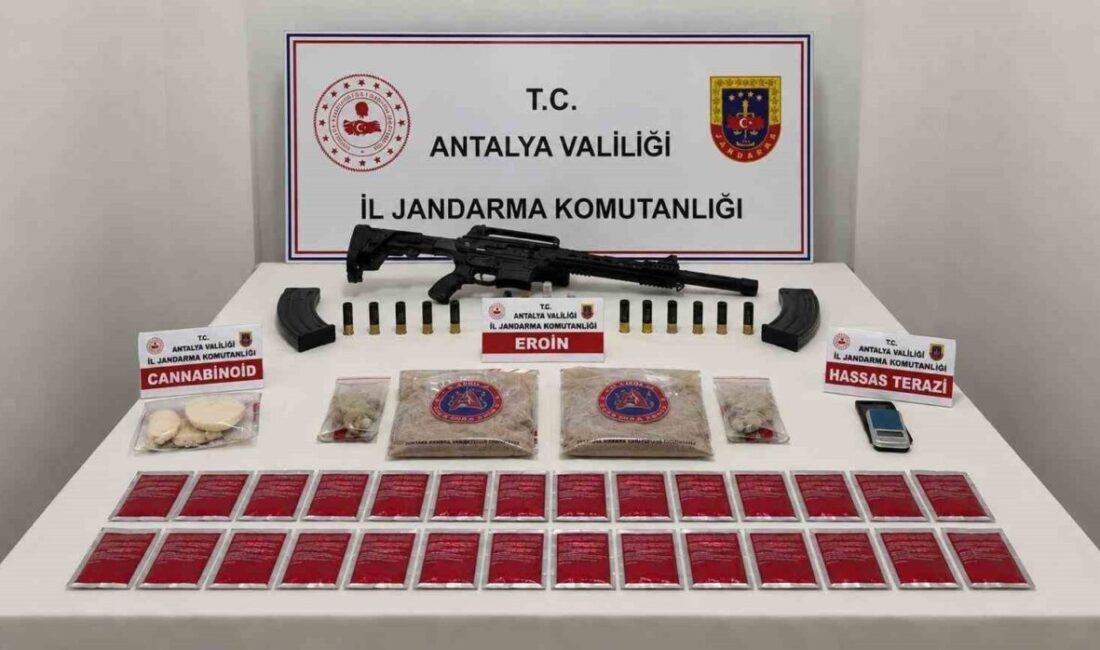 Antalya İl Jandarma Komutanlığı tarafından yürütülen operasyon sonucunda Muratpaşa ilçesinde