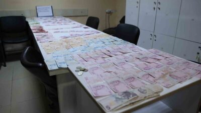 Antalya Büyükşehir Belediyesi Zabıta ekipleri, rutin denetimler kapsamında kent genelinde