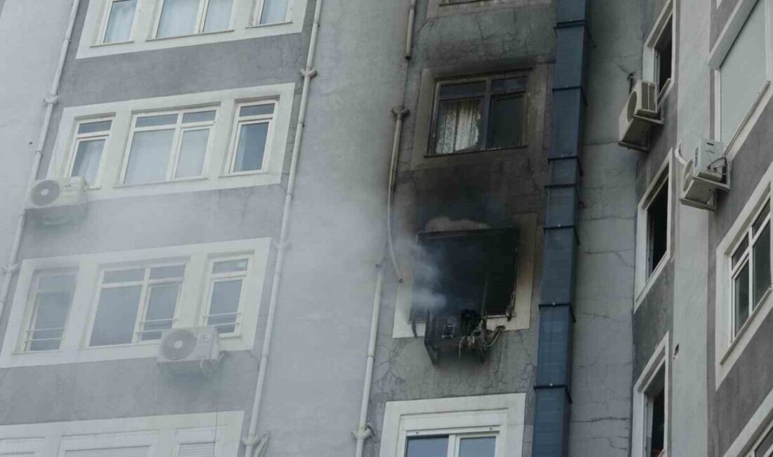 Antalya’da bir apartman yangınında 3’ü çocuk 5 kişi dumandan etkilendi.