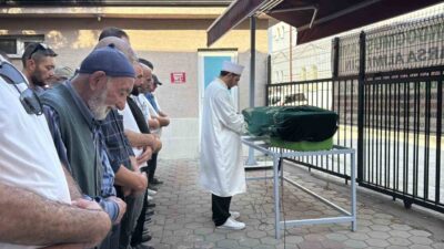 Eskişehir’de bir esnaf, arkadaşı tarafından bıçaklanarak hayatını kaybetti ve cenazesi