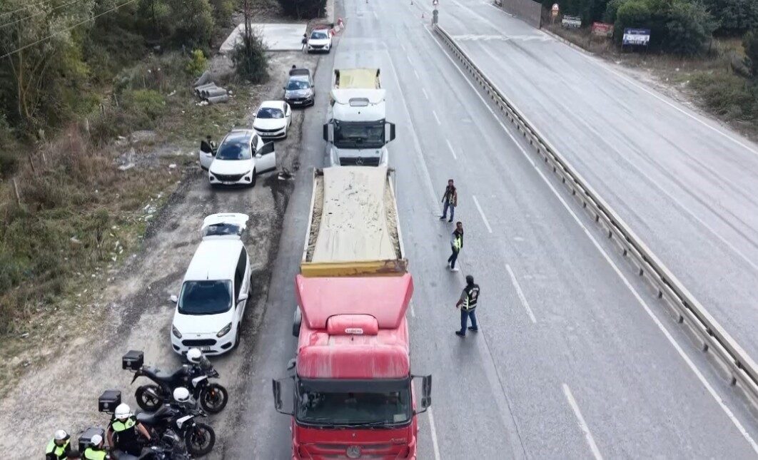 İstanbul Arnavutköy ilçesinde, hafriyat kamyonları ve beton mikserlerine yönelik denetim