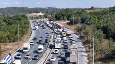 İstanbul Büyükşehir Belediyesi (İBB) ekipleri tarafından Arnavutköy-Sultangazi çevre yolunda yapılan