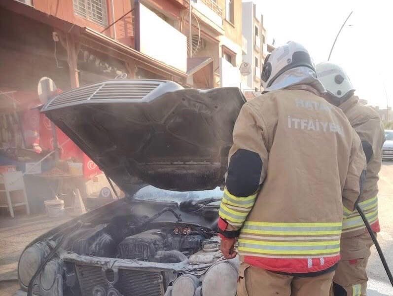 Hatay’ın Arsuz ve İskenderun ilçelerinde meydana gelen araç yangınları, itfaiye