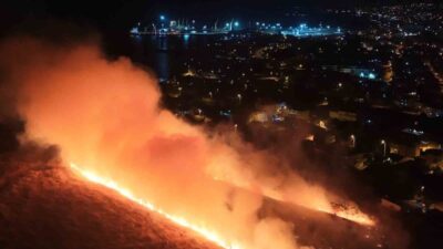 Marmaraereğlisi ilçesinin Aşıklar Tepesi mevkiinde meydana gelen yangın, gece saatlerinde