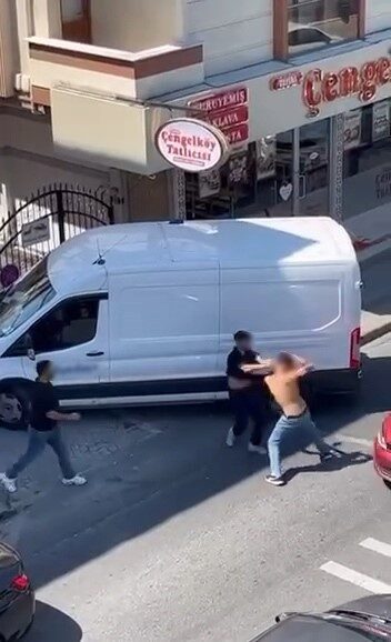 Ataşehir, İstanbul’da, nedeni henüz belirlenemeyen bir olay sonucunda çıkan kavgada,